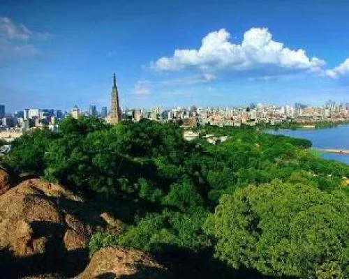 宝石山实景