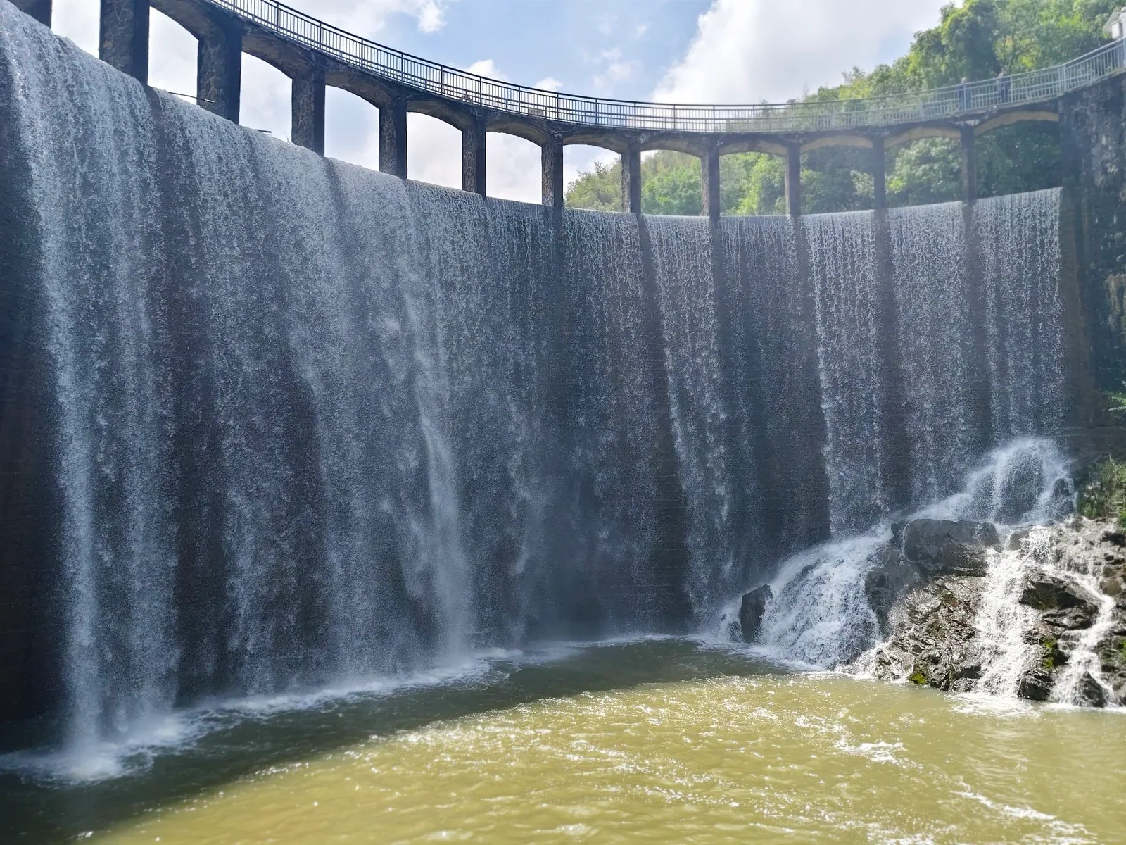 平桥石坝实景 3